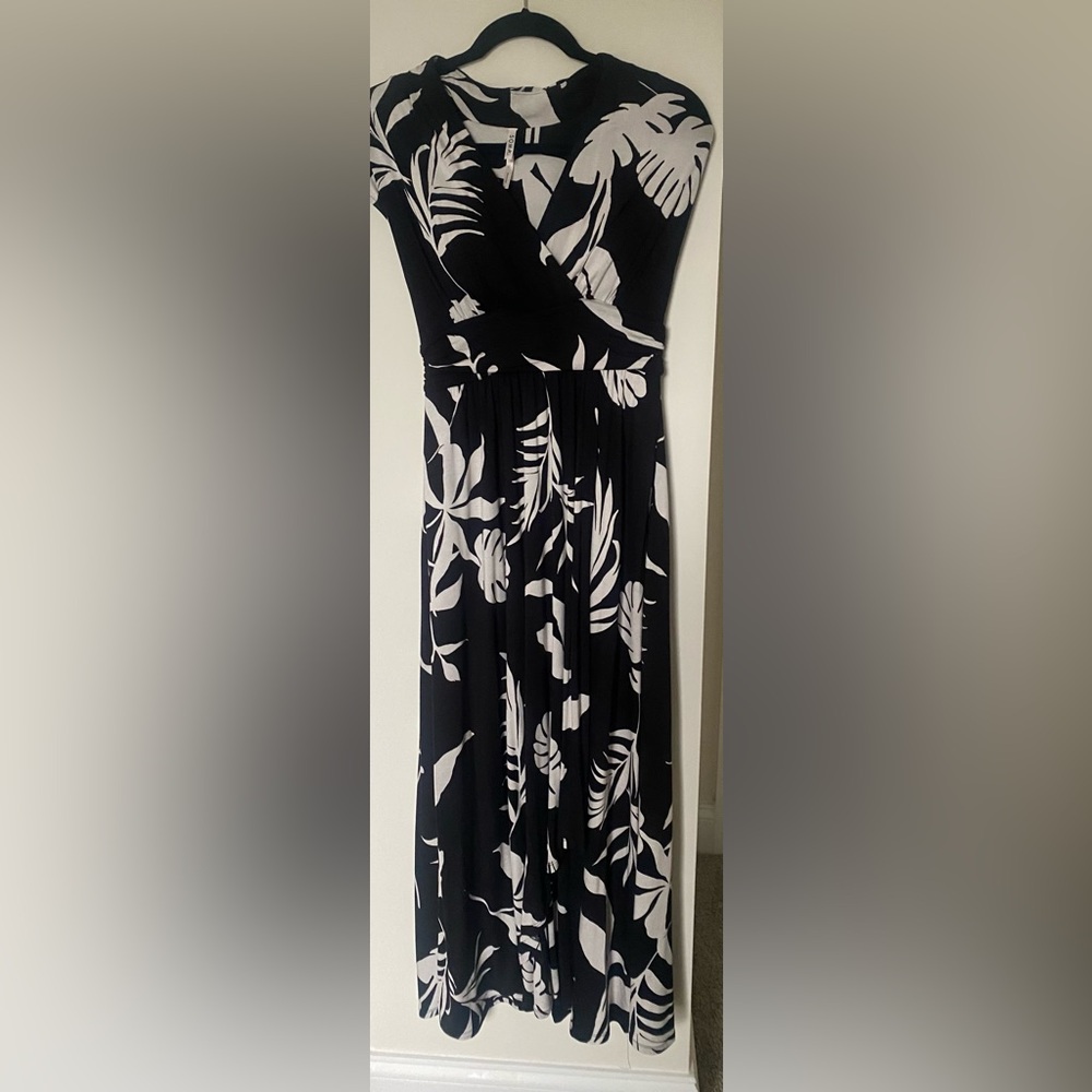 Soma faux wrap bra dress in black and white print size small new!